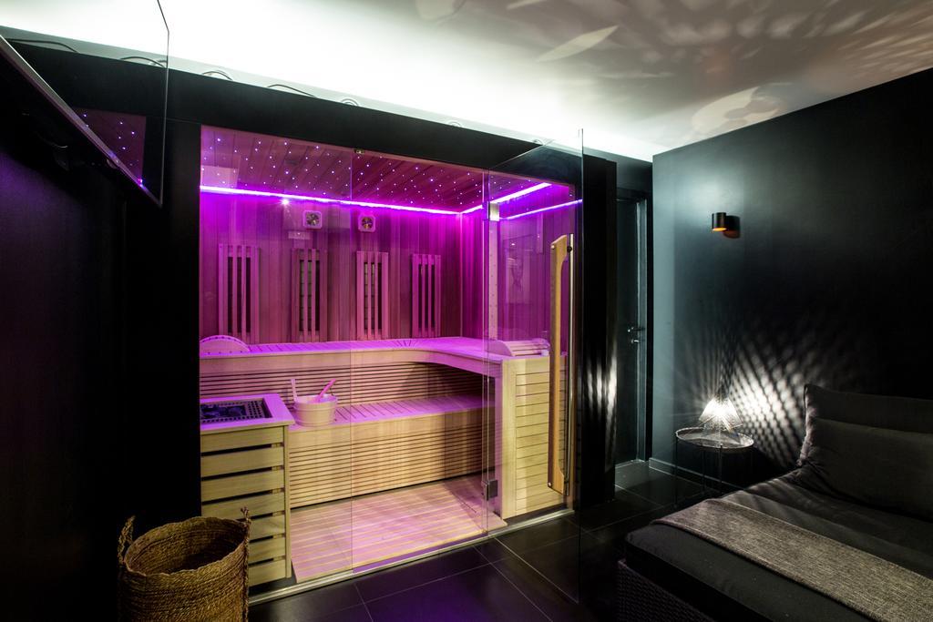 Chambre Avec Jacuzzi Sauna Privatif Брюссель Екстер'єр фото