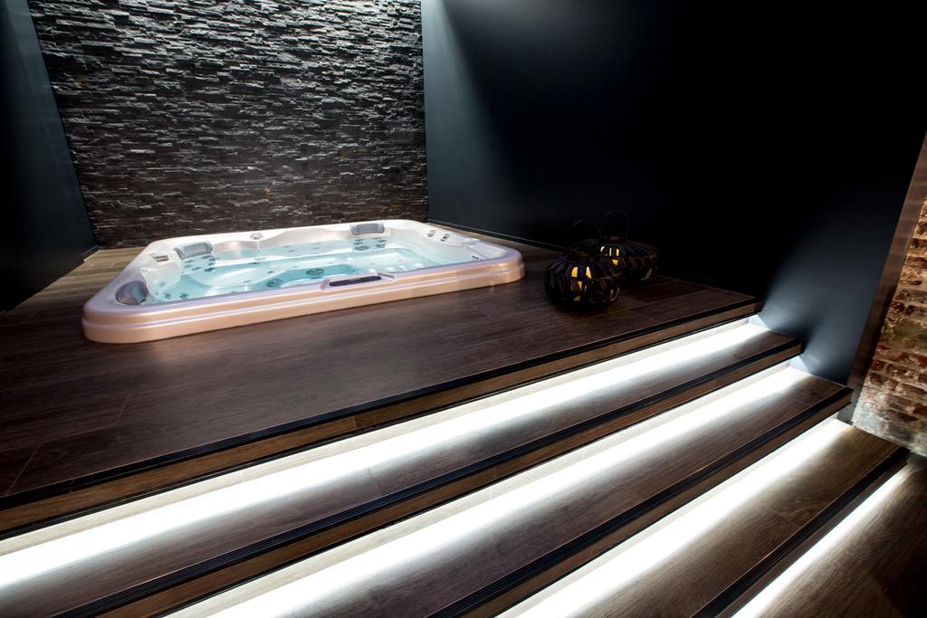 Chambre Avec Jacuzzi Sauna Privatif Брюссель Екстер'єр фото